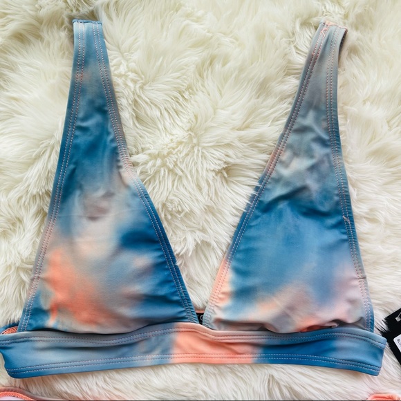 NWT!! Tie Dye Triangle Bikini Set - Picture 8 of 9